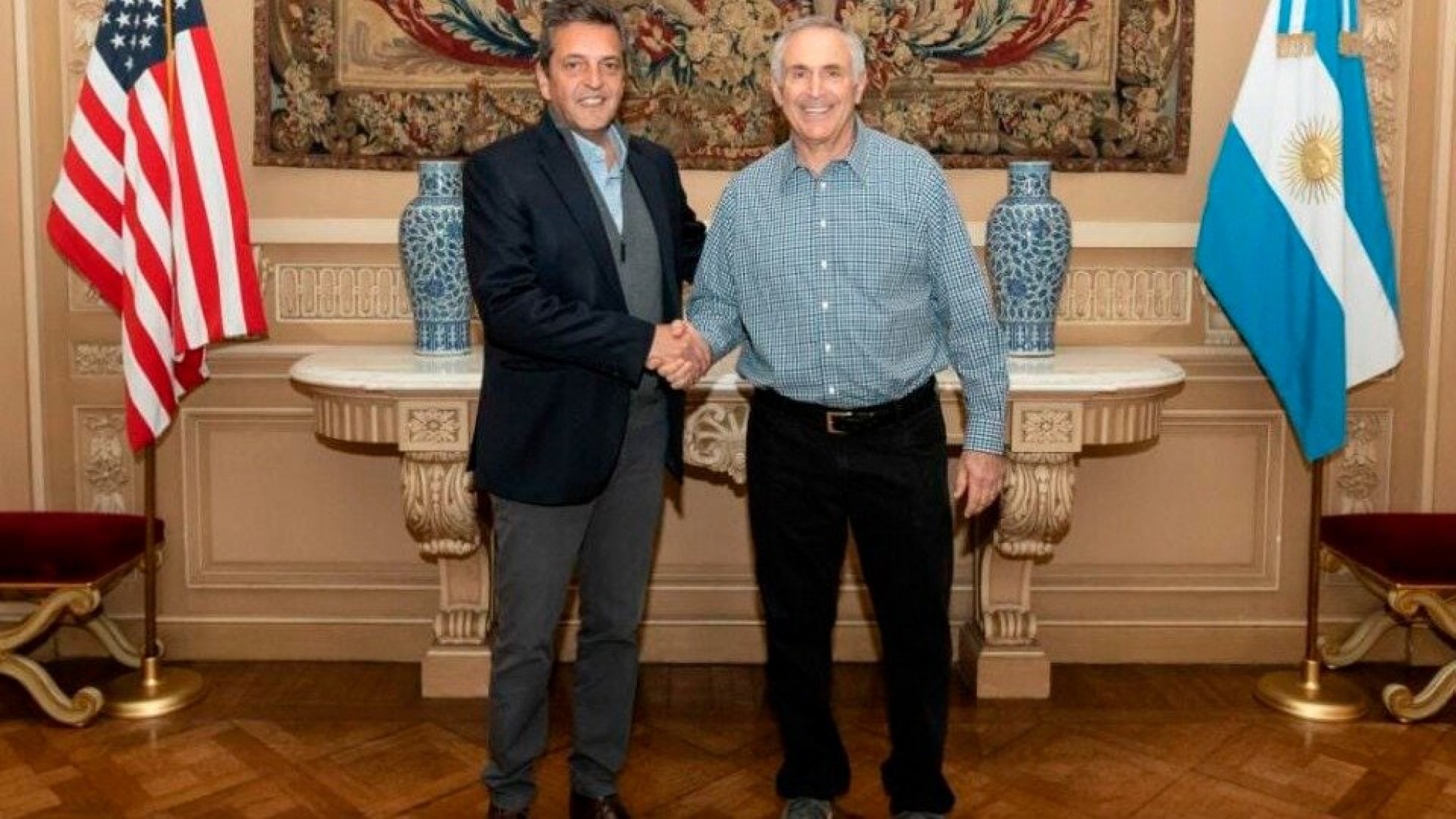 Massa se reunió con el embajador de los EE.UU, Marc Stanley
